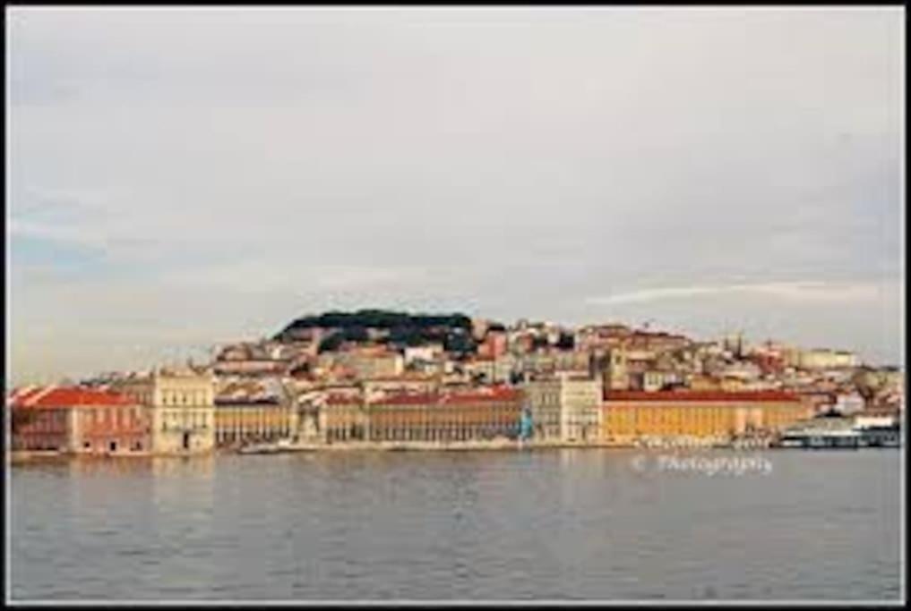 Charming Terrace Flat Center And Trendy Location Lissabon