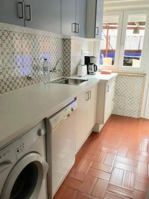 Charming Terrace Flat Center And Trendy Location * Lisbon