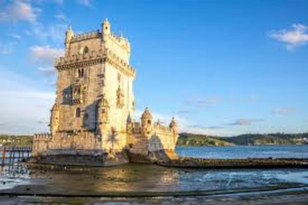 Charming Terrace Flat Center And Trendy Location * Lisbon