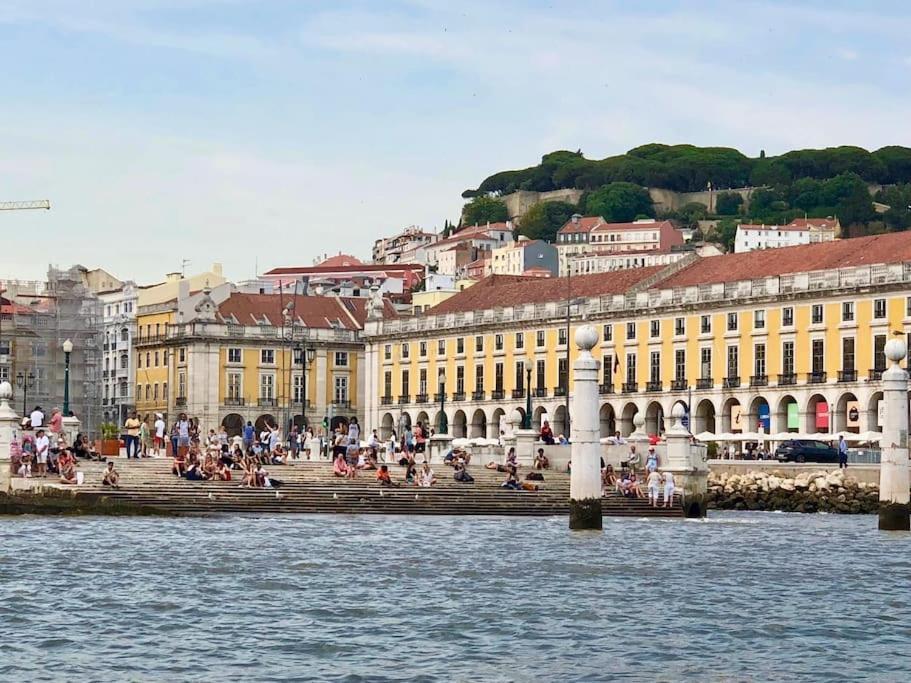 Apartment Charming Terrace Flat Center And Trendy Location Lisbon