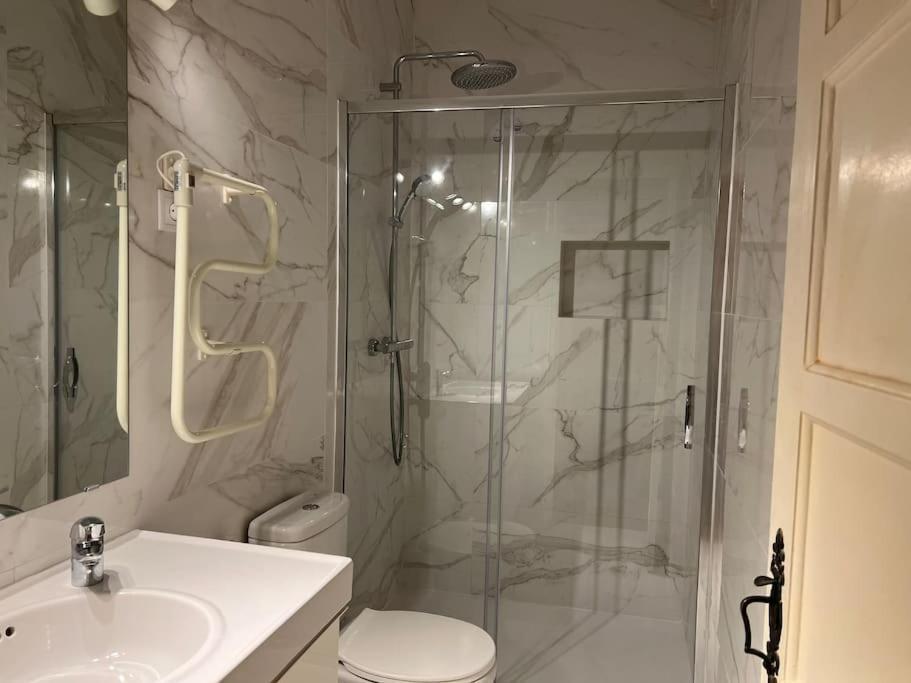 Charming Terrace Flat Center And Trendy Location * Lisbon