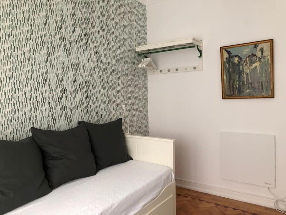 Charming Terrace Flat Center And Trendy Location Lisbon
