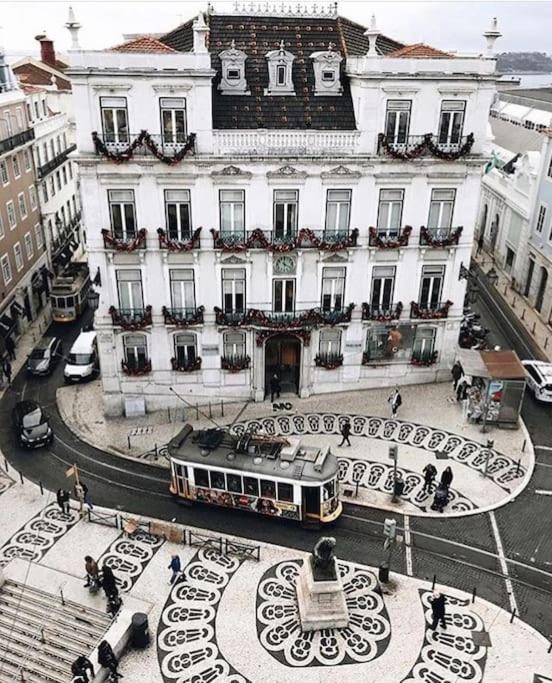 Charming Terrace Flat Center And Trendy Location * Lisbon