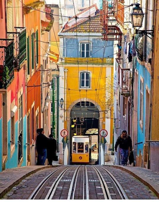 Charming Terrace Flat Center And Trendy Location Lisbon
